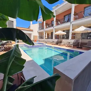 maltepe-luxury-accommodation-by-travel-pro-services.hotelschalkidiki.net/